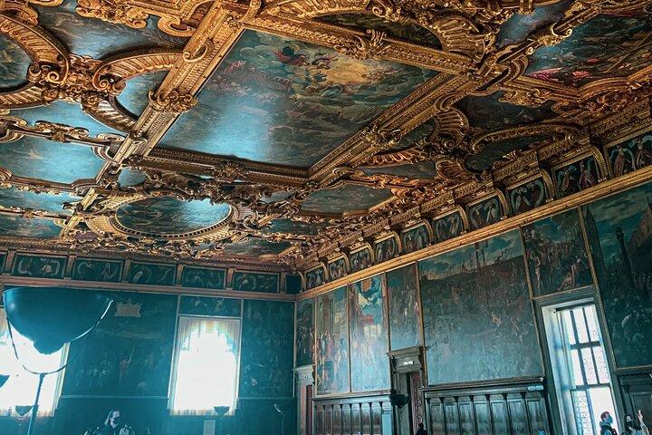 Small-group Doge's Palace Skip-the-line Tour
