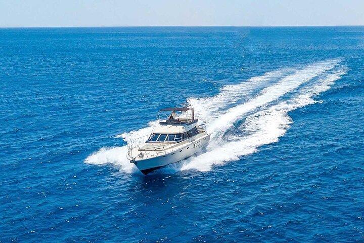 ロードス島での半日プライベート ヨット クルーズ