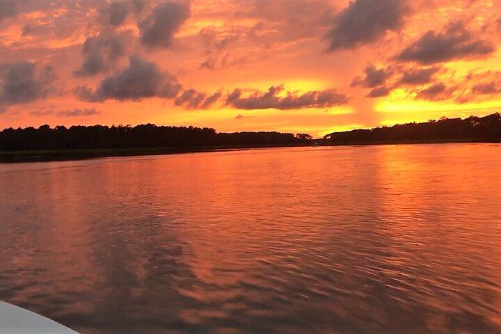 Private Hilton Head Sunset Dolphin Cruise Tour – Groups (7–15)