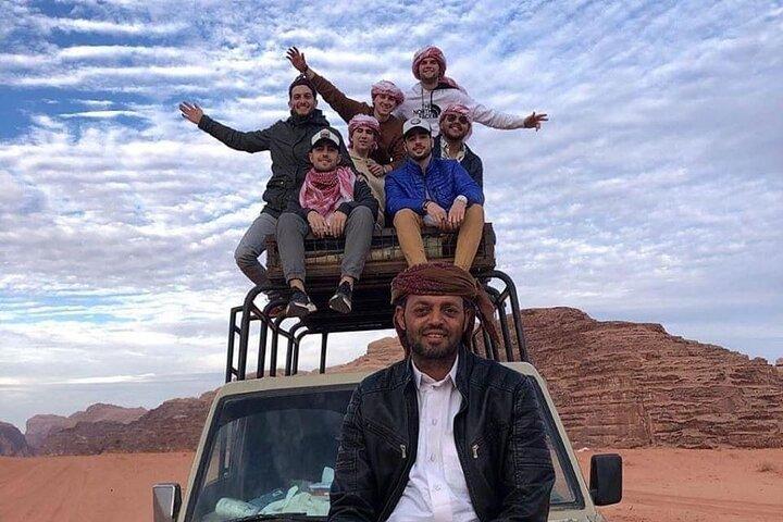 Excursión en camello y 4x4 de medio día a Wadi Rum