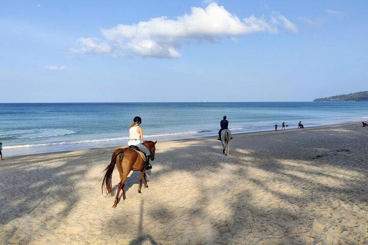 Reiten am Strand in Phuket