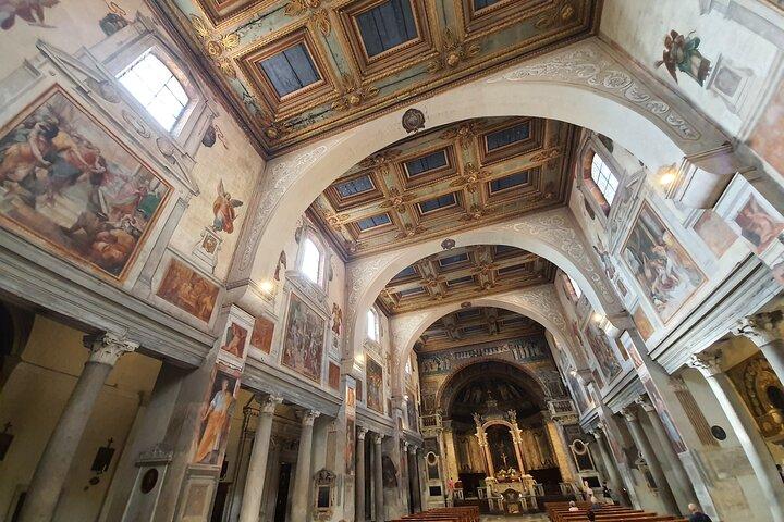 聖マリア大聖堂と聖プラクセデス大聖堂を含むローマの中世モザイク ツアー