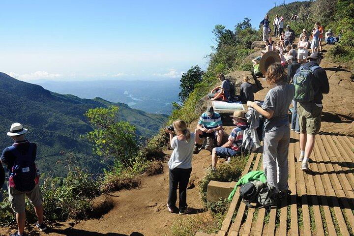 Piantagione di tè e cascata d'acqua di Nuawara Eliya Horton Plains con pranzo