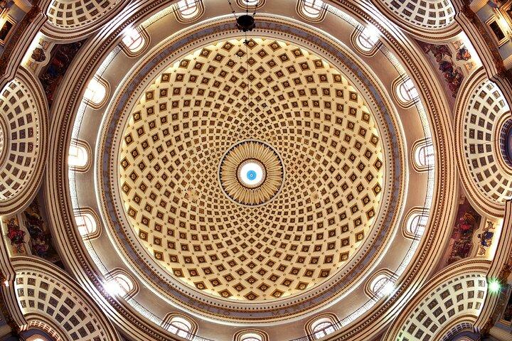 Halv dag til Aviation Museum, Mosta Dome og WWII Shelters inkl. maltesisk tallerken