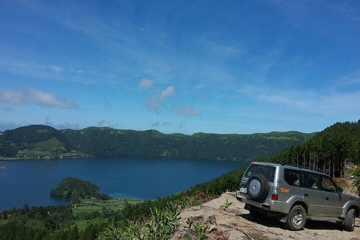 Excursión de día completo en 4x4 a Sete Cidades desde Ponta Delgada con senderismo