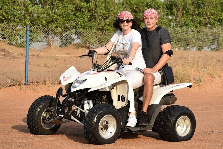 Safari matinal dans le désert à Dubaï en quad