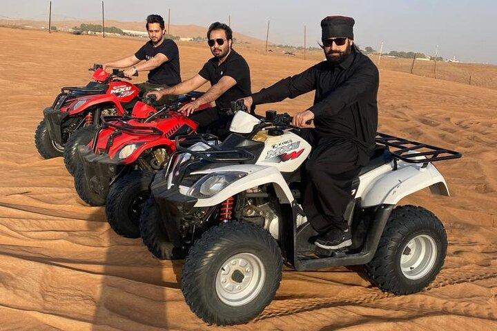 Dubai Desert Safari 4x4 Dune Bashing con cammello