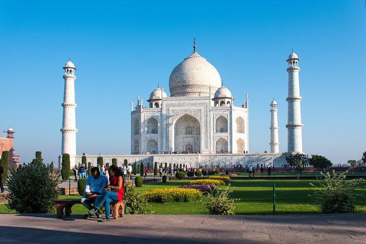 Taj Mahal and Agra Fort Tour From Delhi By Car