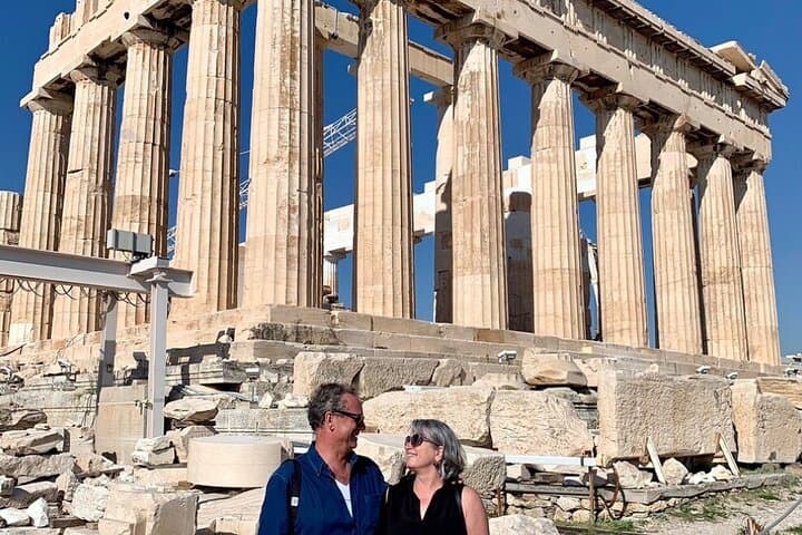 Athens Private Walking Tour: Acropolis monuments, Plaka and local food