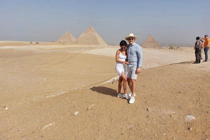 プライベートツアーギザのピラミッドスフィンクスラクダ乗りランチクワッドATVバイク