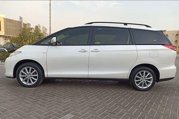 Noleggio Mini Van Bus Dubai 6 posti auto turistica