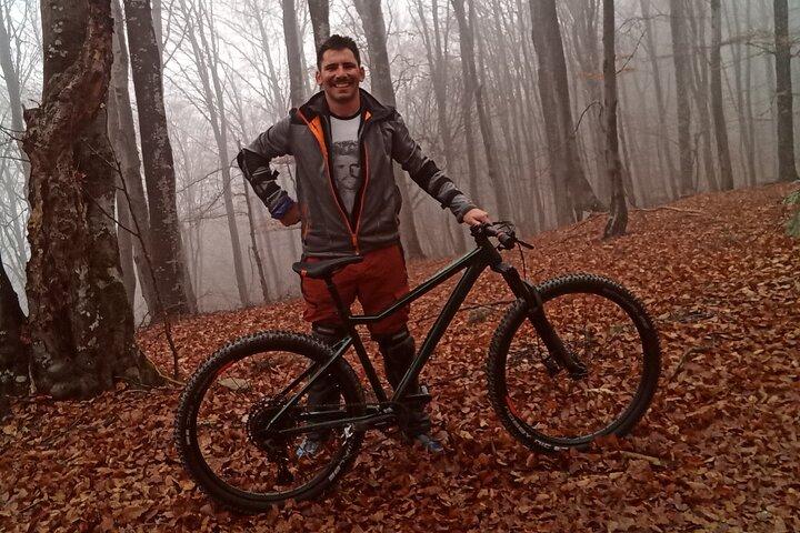 Alquila MBT, E-MTB o una bicicleta urbana y explora Sofía