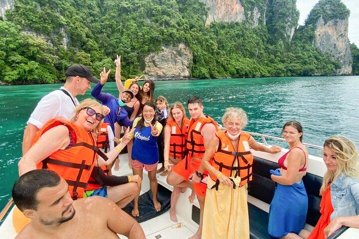 Phi Phi Islands & Maya Bay: Premium Service & All-Day Food