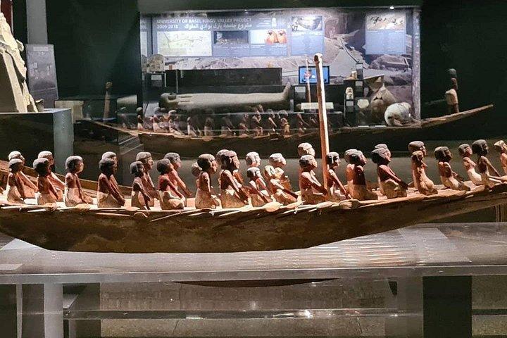 半日ツアールクソールとミイラ化博物館を訪問