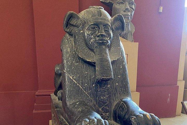 半日ツアールクソールとミイラ化博物館を訪問