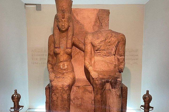 半日ツアールクソールとミイラ化博物館を訪問