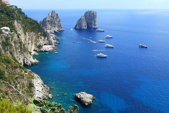 Capri: Boat Experience from Naples