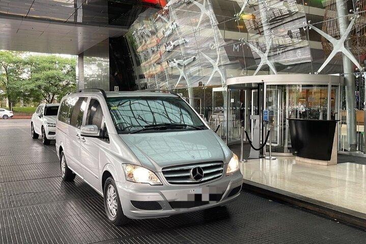 エセイサ空港から中央ホテルと港への専用送迎