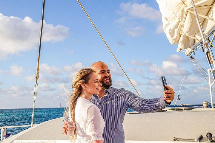 Vela atardecer de Aruba con barra libre