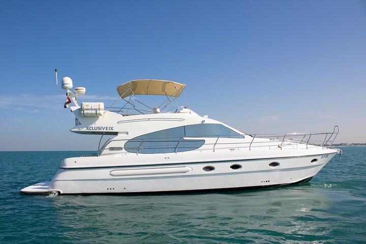 Dubaï Private 3 - Hour Luxury Yacht Charter with Jet Ski Option