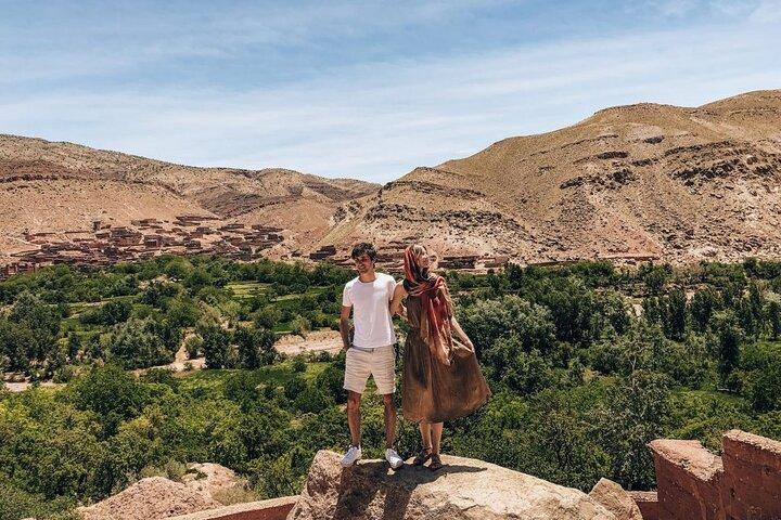 Viagem de dia inteiro às montanhas do Atlas saindo de Marrakech e passeio de camelo e almoço com moradores locais