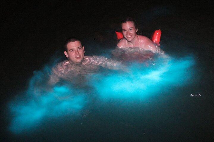 Martha Brae Rafting en Luminous Lagoon vanuit Montego Bay en Falmouth