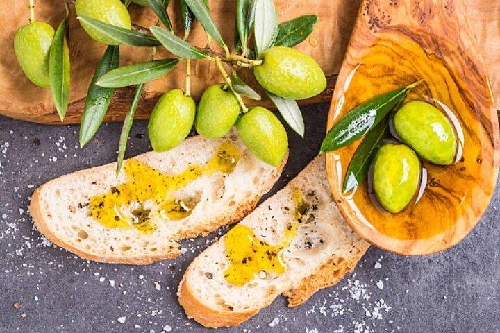 Gourmet rejse: 12-retters frokost, vinsmagning og kulinariske sessioner