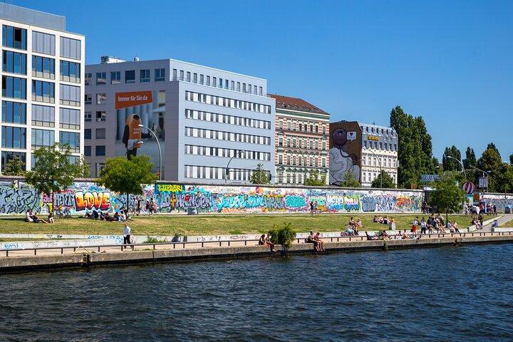 Berlin: Cold War Walking Private Tour with Guide
