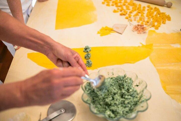 Venedig : Pasta-, Tiramisu- oder Cicchetti-Klasse mit Wein von Cesarine
