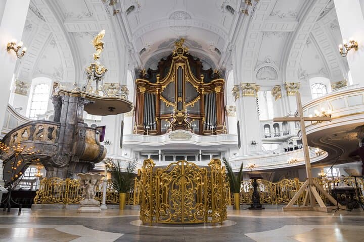 Hamburg: Most Beautiful Churches Private Tour