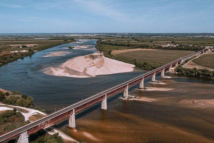 ファルコンの腕時計、ランチ、典型的な村のリバテホでのプライベートツアー