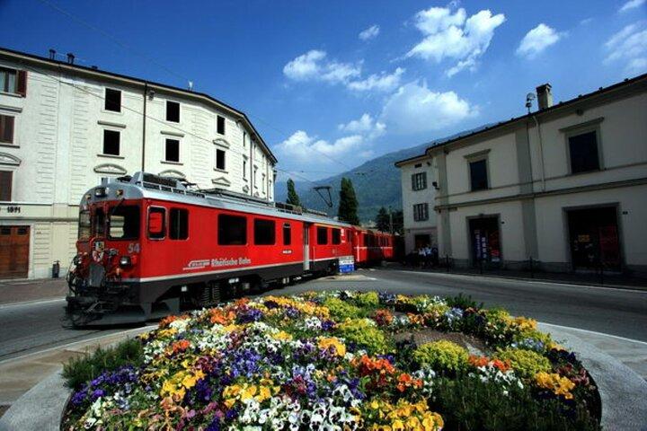 Comer See Kreuzfahrt, St. Moritz & Bernina Roter Zug Tour von Mailand