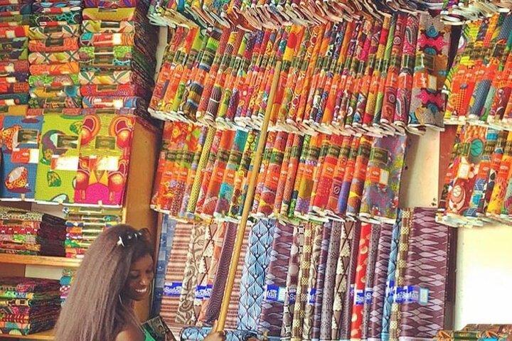 Tour privado del mercado de Accra