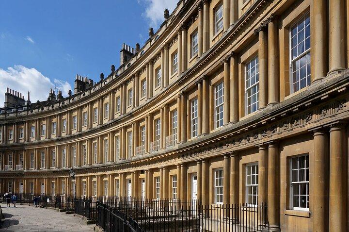 Explorez les visites audioguidées de Bath et de Stonehenge