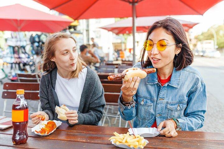 Traditioneel Duits eten en privétour door de oude binnenstad van Berlijn
