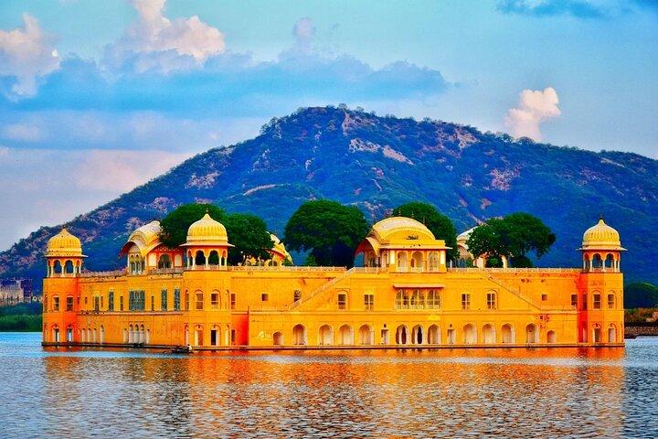 Private Transfer To Jaipur From Agra Via Fatehpur Sikri And Abhaneri