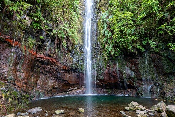 PR6 & PR6.1 25 Fontes & Risco Levada Självguidad Vandring Rabaçal