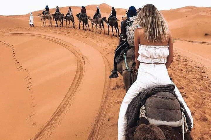 Tour privato di 5 giorni da Marrakech a Fes Via Desert