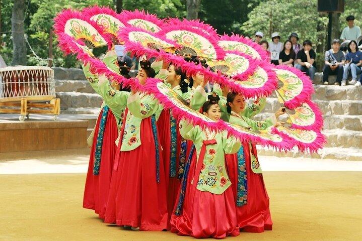 水原ユネスコ城塞と韓国民族村を巡るプライベート ツアー