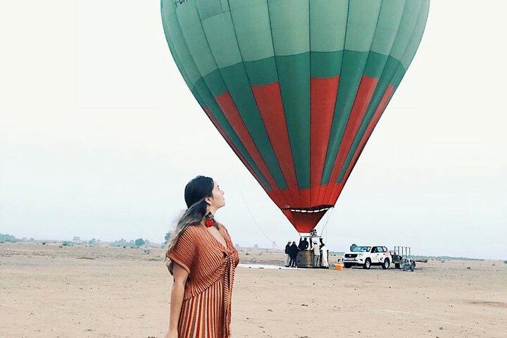 Marrakech: esperienza in mongolfiera montagne dell'Atlante e deserto incl. prima colazione