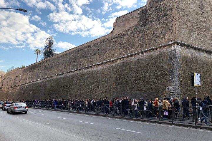 Vatican Museum's & Sistine Chapel No Line Private Tour