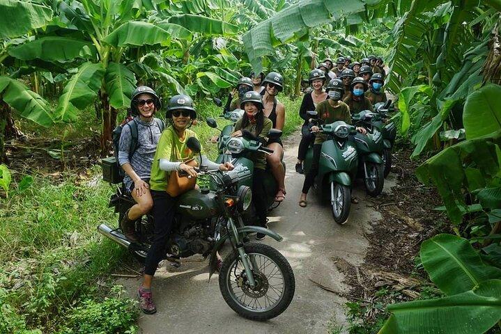 Motorradtour durch die Landschaft von Hanoi: Kultur und Alltag am Roten Fluss