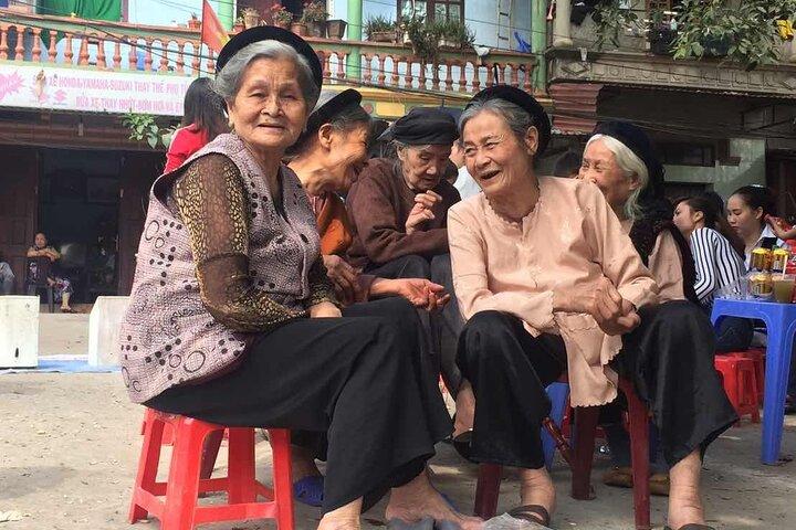 Motorradtour durch die Landschaft von Hanoi: Kultur und Alltag am Roten Fluss