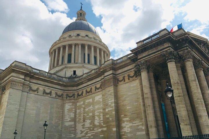 Treasure Hunt Through Historic Paris: Panthéon to Louvre