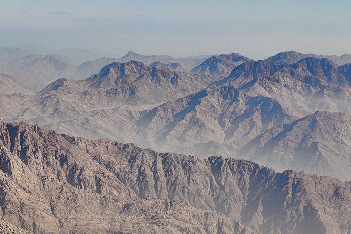 カイロから - 聖カタリナ修道院とシナイ山への一泊旅行