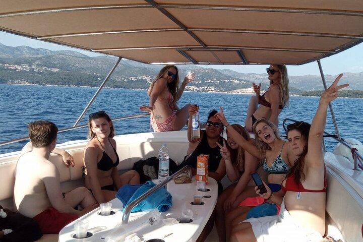 Excursão guiada de lancha particular: explore o melhor das ilhas de Dubrovnik