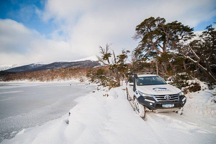 Vinter i Ushuaia: Søerne Escondido og Fagnano 4x4 tur med frokost