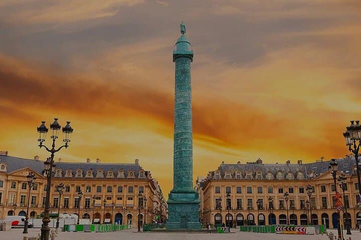 Private tour of various Monuments in Paris