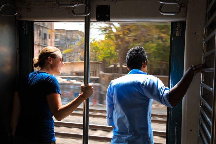 Nahverkehr & Dabbawallah Tour