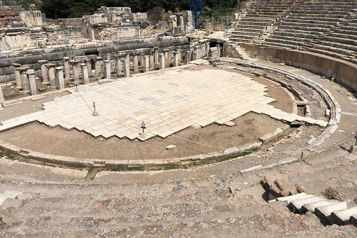 Tour privato di Efeso di un'intera giornata dal porto di Kusadasi